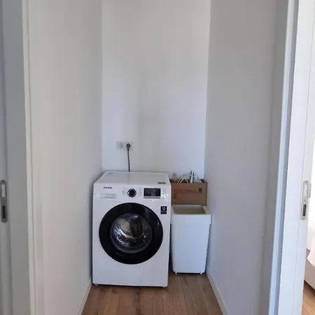 Havuzlu Tas Ev
