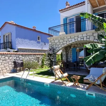Сasa de vacaciones Havuzlu Tas Ev Çeşme