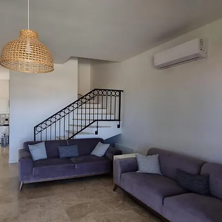 Havuzlu Tas Ev Çeşme