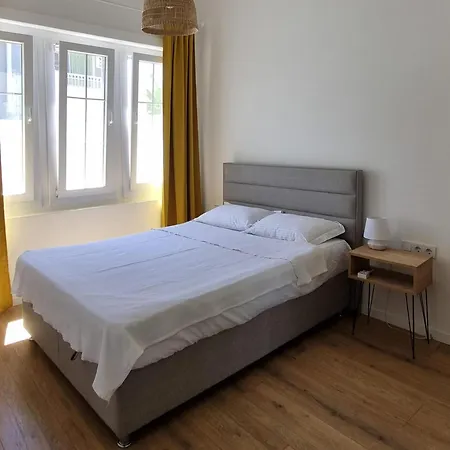 Havuzlu Tas Ev Çeşme
